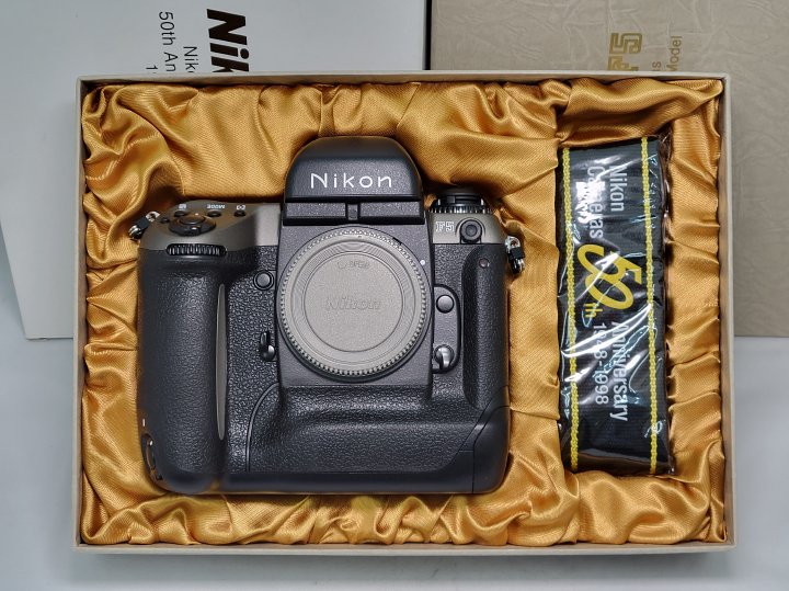 Nikon F5 50周年記念モデル